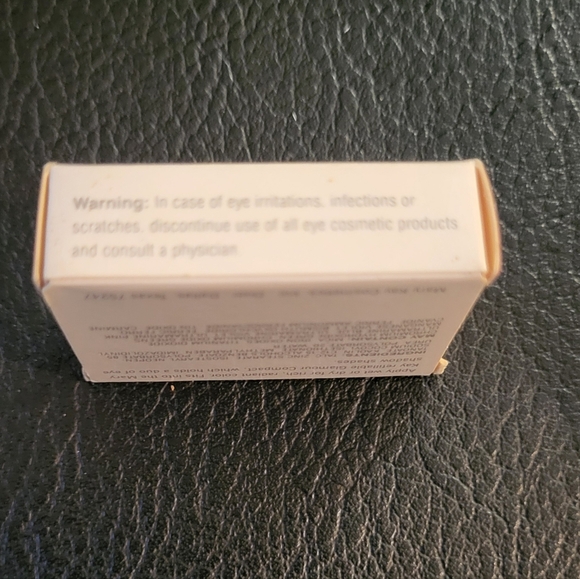 NIB Mary Kay Eye Shadow Duet Colors: Orchid/Violet 1399 .1 oz Apply Wet or Dry - Picture 5 of 5